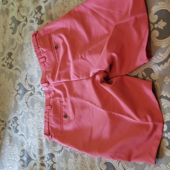 Mens pleated shorts. Size 36 - Picture 4 of 4